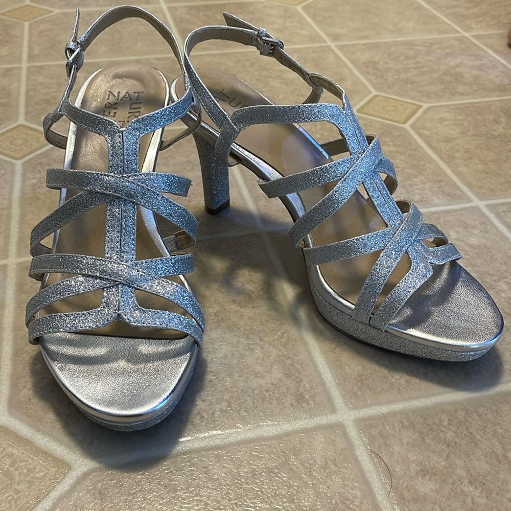 Naturalizer Heels worn once 9.5